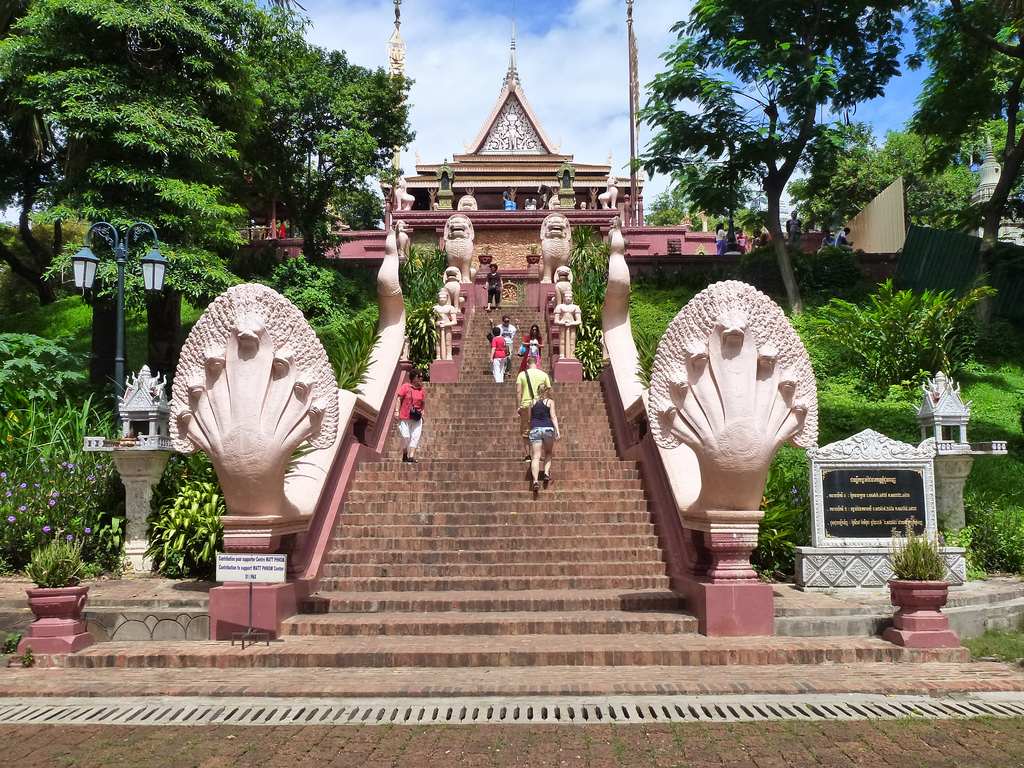 Wat Phnom 1