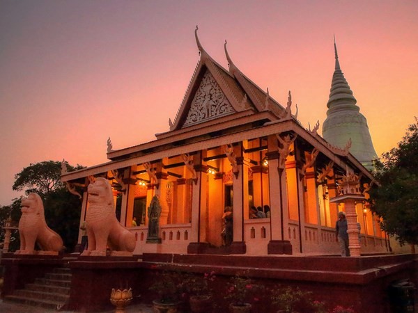 Wat Phnom 5