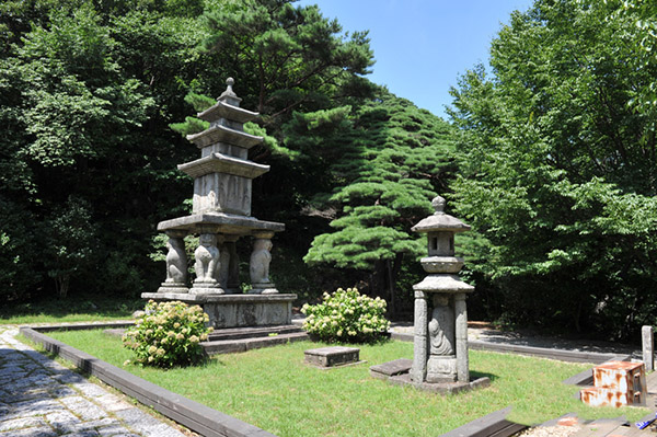 Hwaeomsa Temple 4