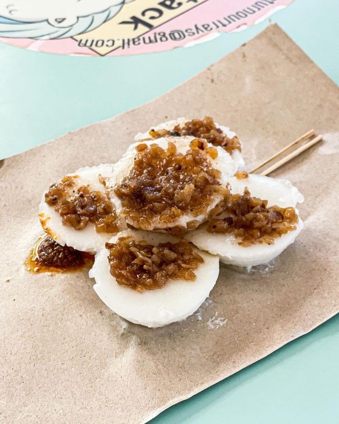 Bánh gạo ăn kèm củ cải khô chwee kueh