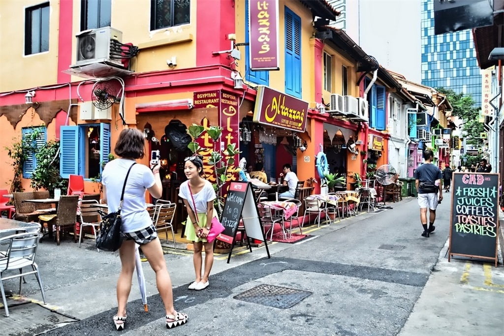 ‘’Bung xõa’’ của giới trẻ yêu thích du lịch khi ghé thăm khu phố Haji Lane Singapore