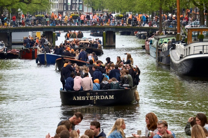 Tình trạng du lịch quá mức ở thủ đô của Hà Lan