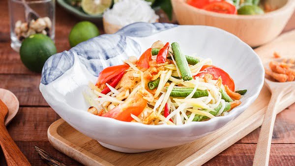 Món Tum Mak Hoong là một món nổi tiếng tại miền đông bắc Thái Lan.