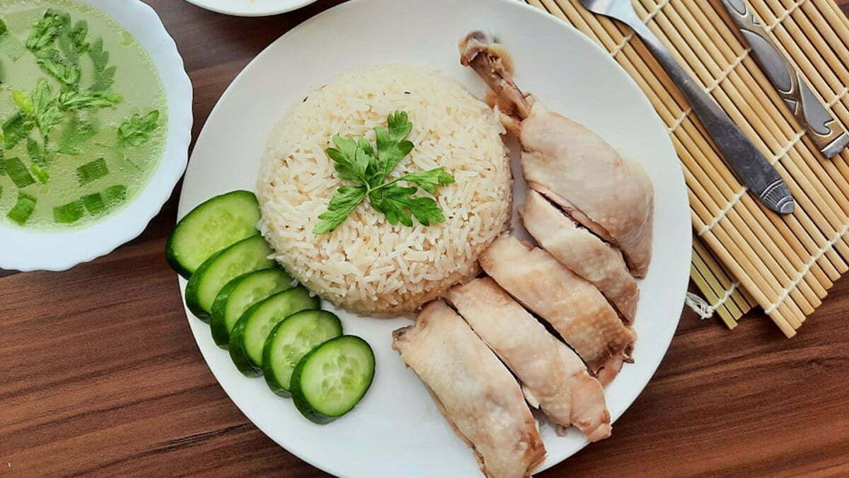 Món khao Man Gai của người Thái Lan