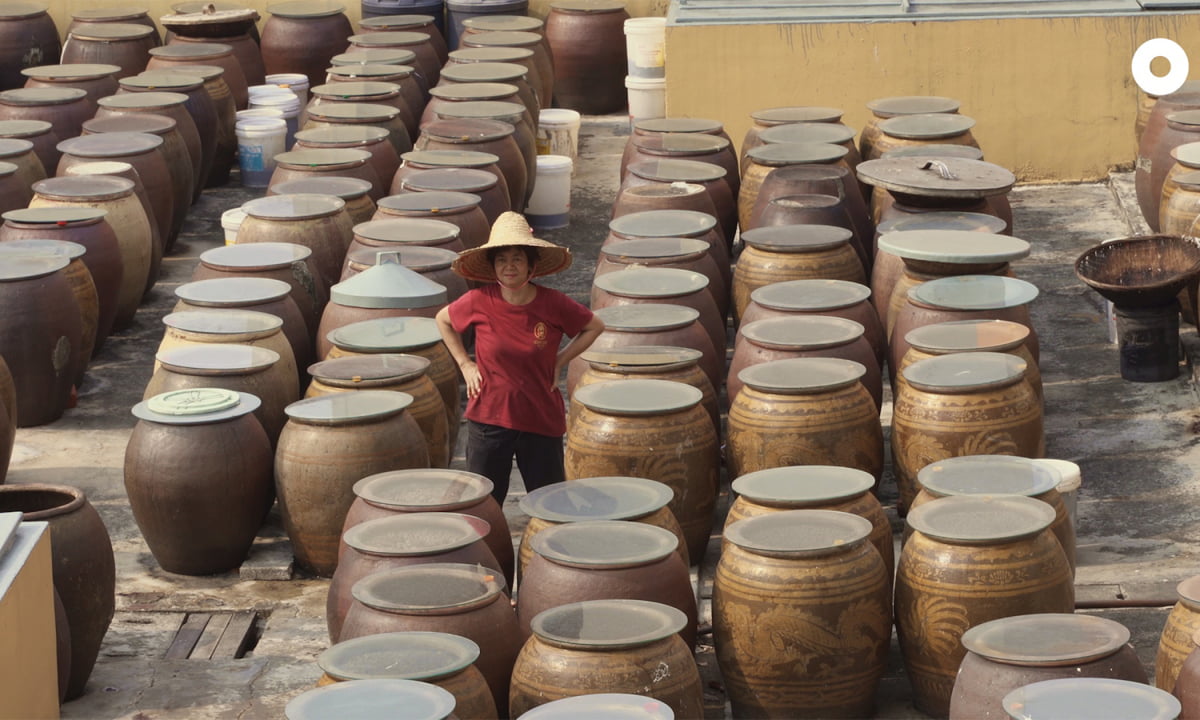 Nước tương ở Nanyang Sauce sử dụng công thức gia truyền được gìn giữ qua nhiều thế hệ.