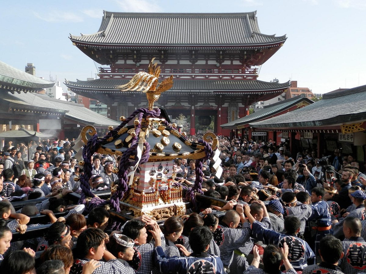 Lễ hội Sanja mùa xuân Nhật Bản