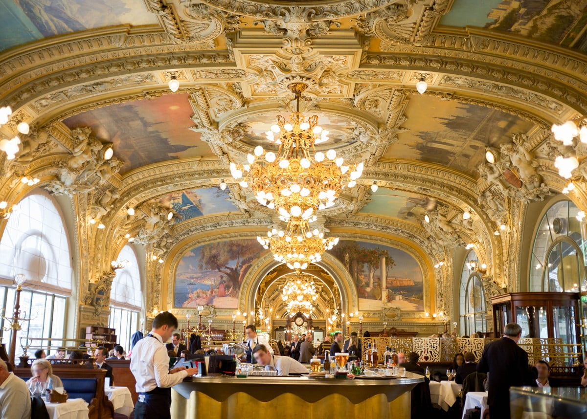 Nhà hàng hơn 120 tuổi như cung điện ở Paris