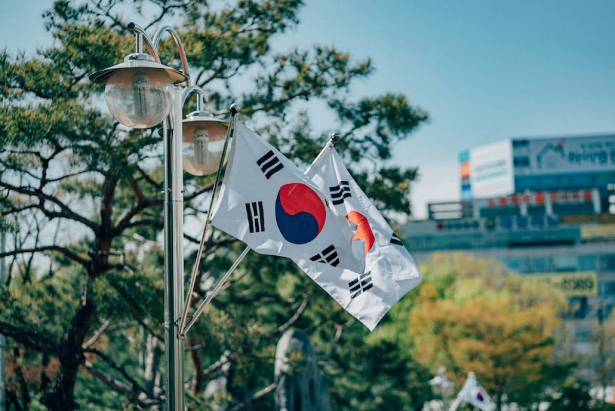 Quốc kỳ sẽ được treo vào những ngày lễ lớn ở khắp nơi ở Hàn Quốc