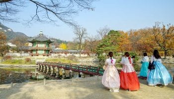 Du lịch Hàn Quốc theo tour hay tự túc dịp hè