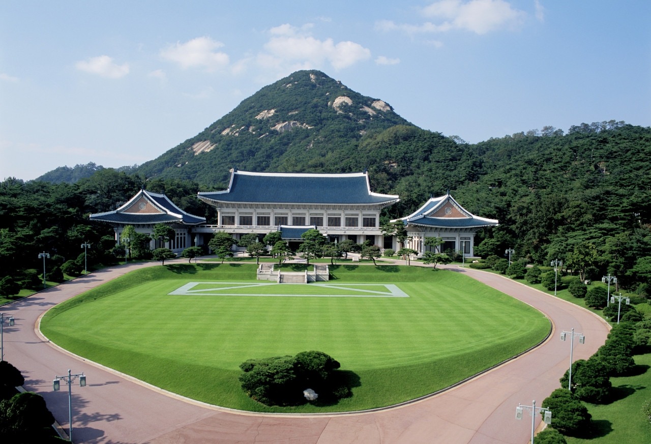 Nhà Xanh Hàn Quốc trước đây vốn là di tích cung điện Kyung-bok trong thời đại Joseon