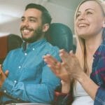 Hành khách có nên vỗ tay khi máy bay hạ cánh hay không