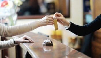 4 điều cần kiểm tra ngay khi nhận phòng khách sạn