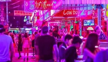 Kinh nghiệm vui chơi ở 4 khu phố đèn đỏ tại Bangkok