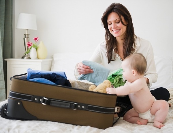 Mang theo quần áo và bả bĩm dự phòng
