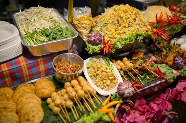 Thiên đường ẩm thực với món ăn đa dạng và đặc sản hấp dẫn.