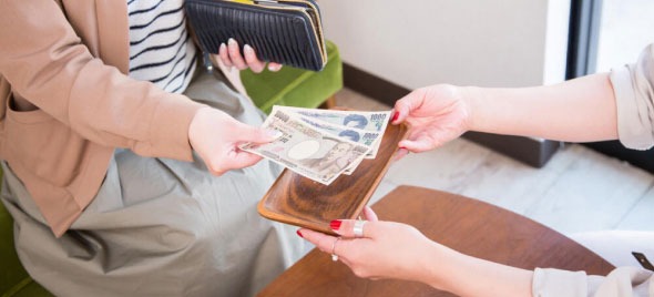 Các cửa hàng nhỏ ở nông thôn thường sử dụng tiền mặt khi thanh toán