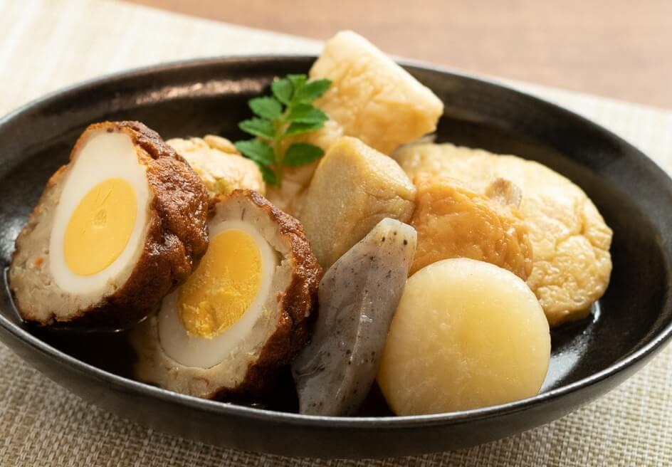 Chả cá kamaboko được dùng như một nguyên liệu trong món oden
