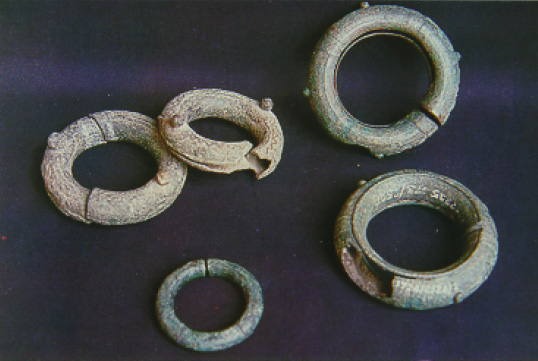 Trang sức bằng đồng tìm thấy trong khu vực Di chỉ khảo cổ Ban Chiang