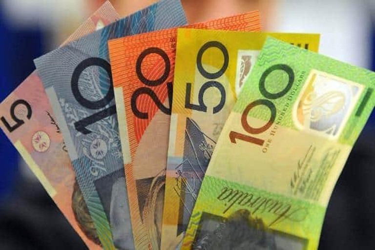 Đơn vị tiền tệ của nước Úc là đô la Úc (Australian Dollar)