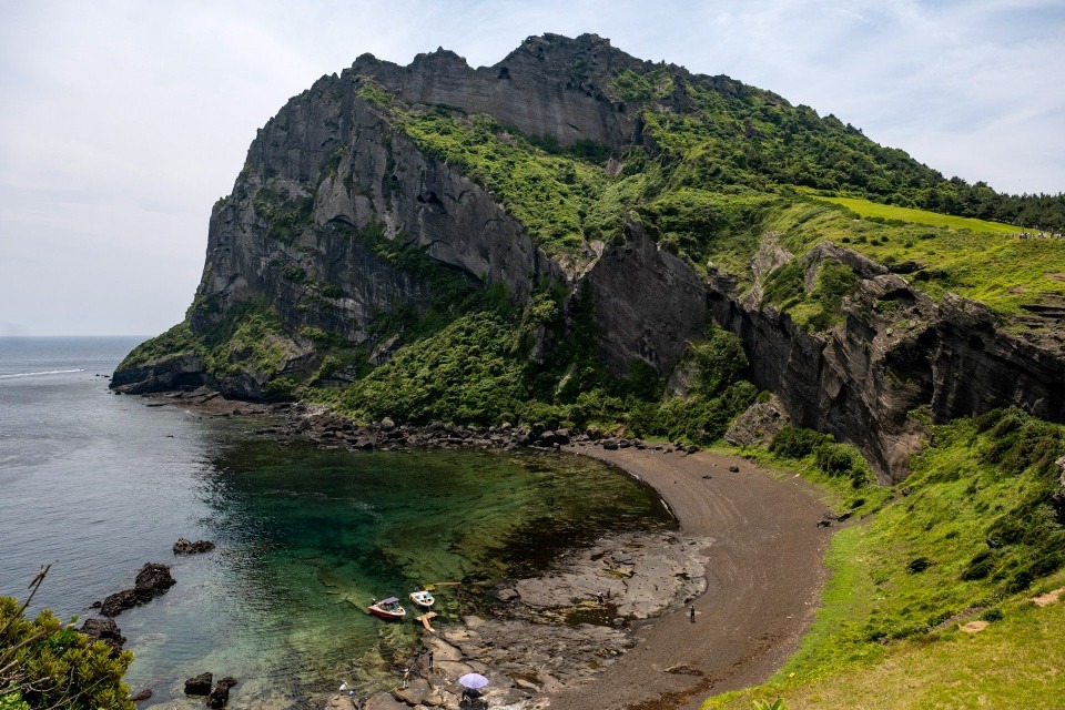 Đảo Jeju sở hữu địa hình núi lửa đặc trưng đầy ấn tượng